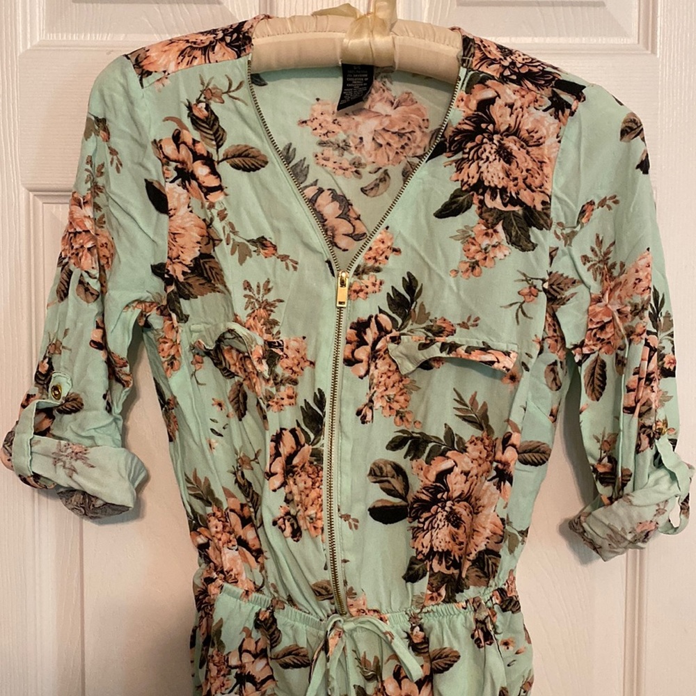 💐the cutest floral romper!!